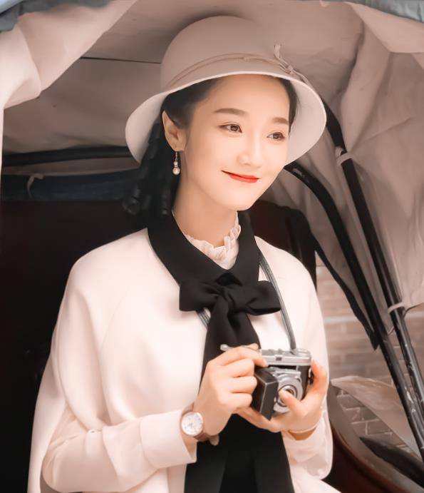 娱乐圈中姓肖的明星猜你只记得肖战被遗忘的她红成一线