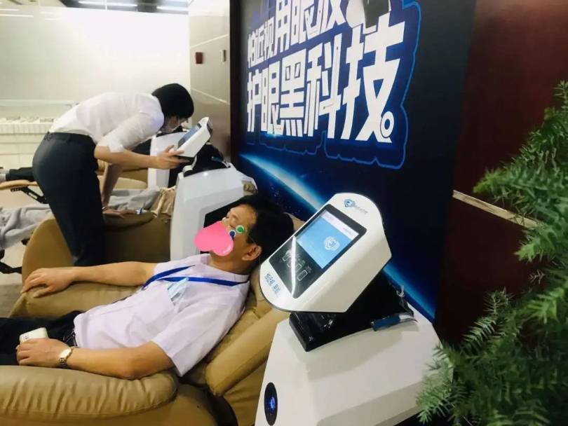 原创500次的回眸,换来今生眼波相遇