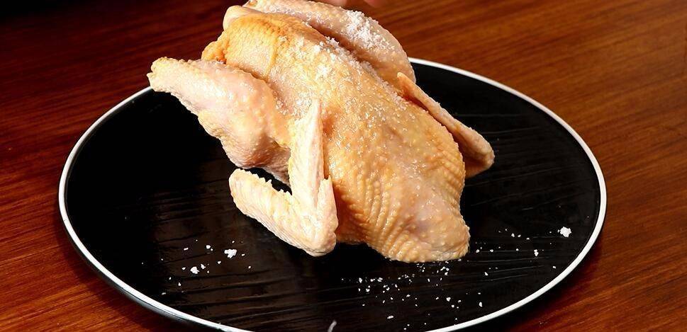 喜欢吃鸡肉吗?教你做葱油鸡,做出来的鸡原汁原味,适合懒人