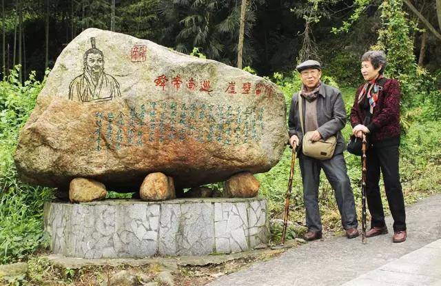 正是因为有了吴国威老师十多年来的坚持不懈,才有了如今的印山.