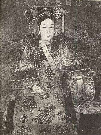 美国画家凯瑟琳·卡尔 曾给慈禧画过像据慈禧身边的宫女荣儿说,慈禧