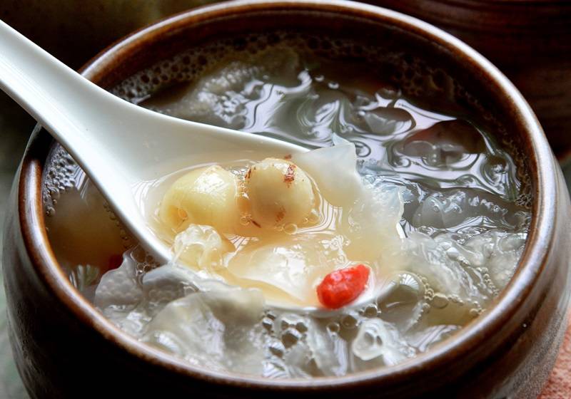 夏日已到,想来一碗清凉的莲子汤消暑?先学会莲子的聪明煮法才是正道!