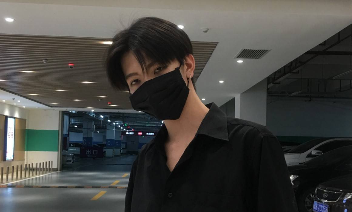 原创七鹤大人或成下一个"蔡萝莉",等到1000万粉丝,是留时间整容?