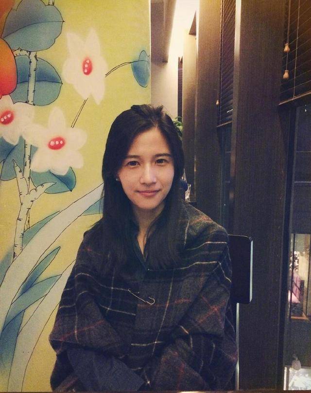 原创冯提莫日薪160万papi酱1个广告2200万张国伟送外卖究竟图什么