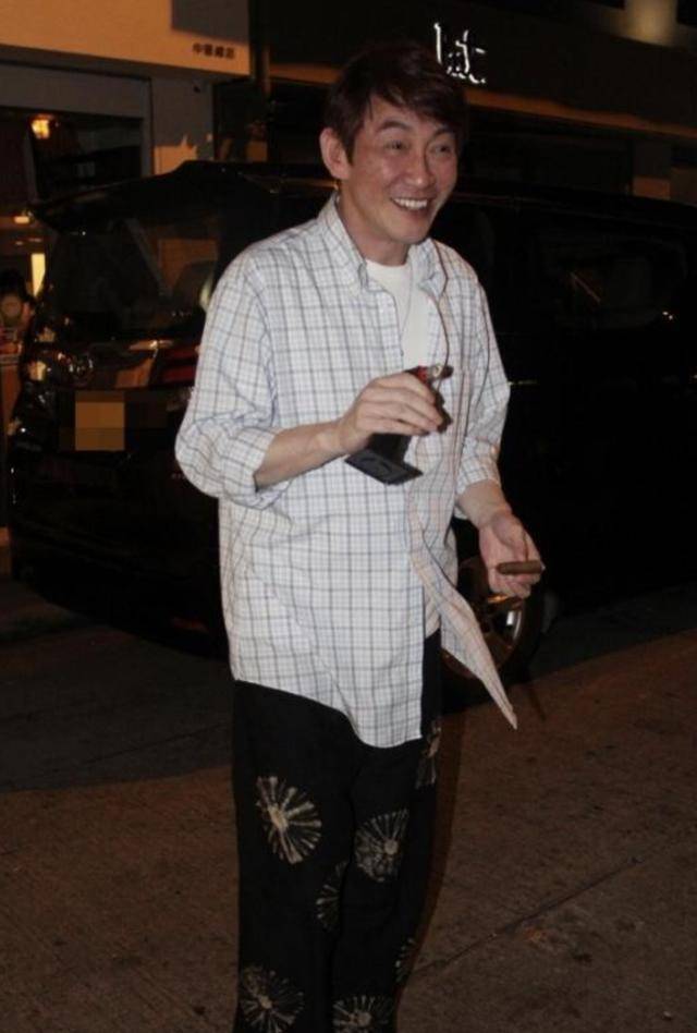 原创57岁吴启明开餐厅仅一年半无心经营倒闭收场隐退25年拒再复出