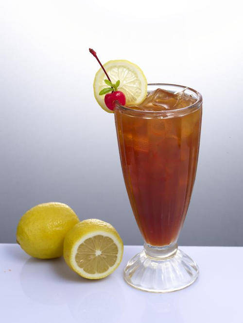炎热的盛夏来一杯柠檬冰红茶,解渴消暑,饭后还能助消化
