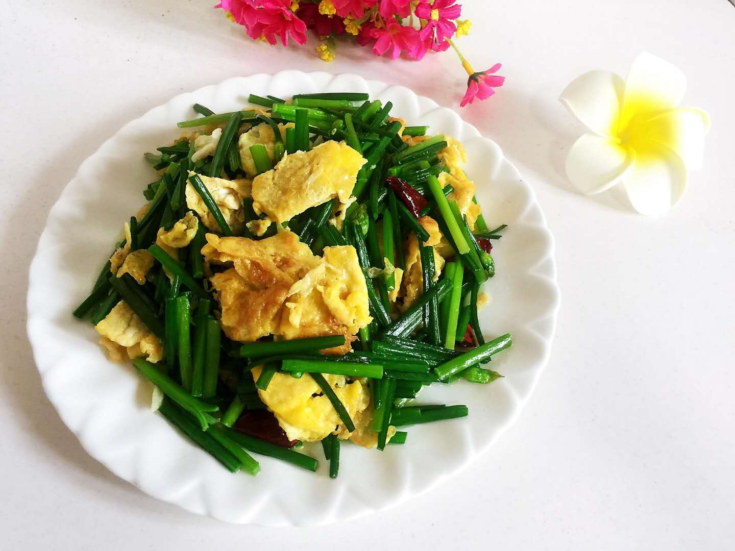 4.韭菜苔炒鸡蛋