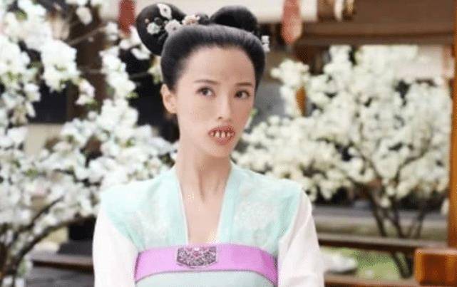 还记得《美人制造》中的龅牙女吗?曾经嫌她丑,现在逆袭长腿女神