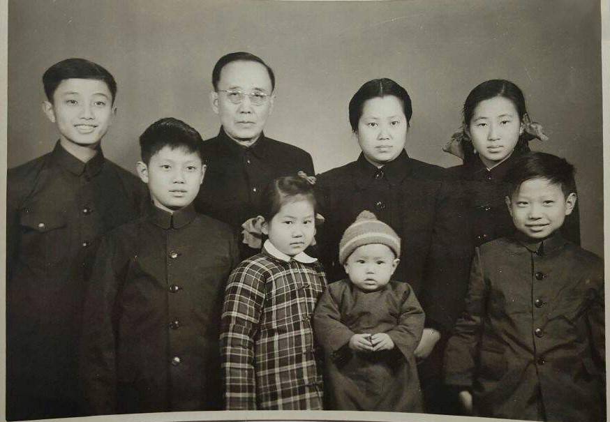 原创于立忱,于立群:爱上同一个男人,相隔40年,两姐妹均自杀身亡