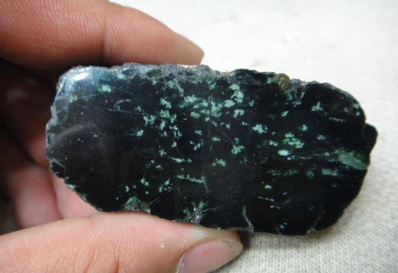 原创如梦如幻似风雪一一极品墨翠雪花棉原石欣赏