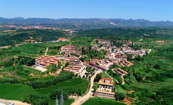 建设美丽乡村盂县洪庄村破茧成蝶