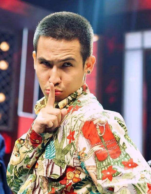 脱口秀演员卡姆容留他人吸毒案宣判:获刑8个月,罚两千元