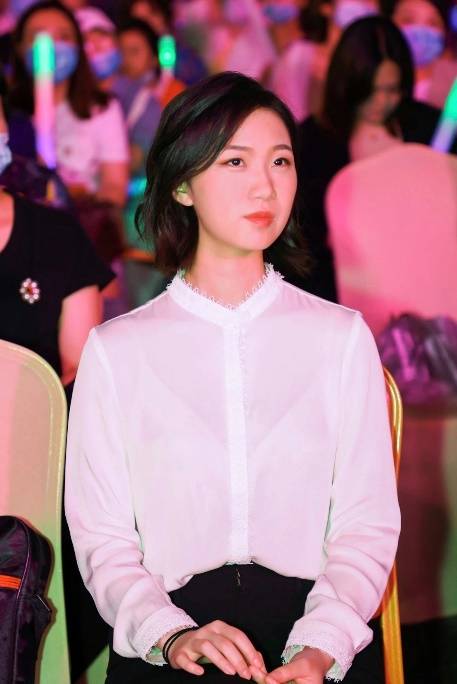 斟茶记创造吉尼斯世界纪录称号,23岁美女创始人创造奇迹