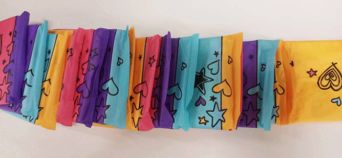 卫生巾代加工厂:彩色卫生巾是怎么回事?_手机搜狐网