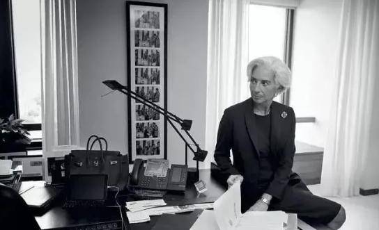 包神日记丨新闻联播首次出现爱马仕,竟是因为她