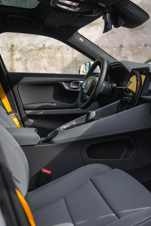 polestar2从哪个角度看都是极星