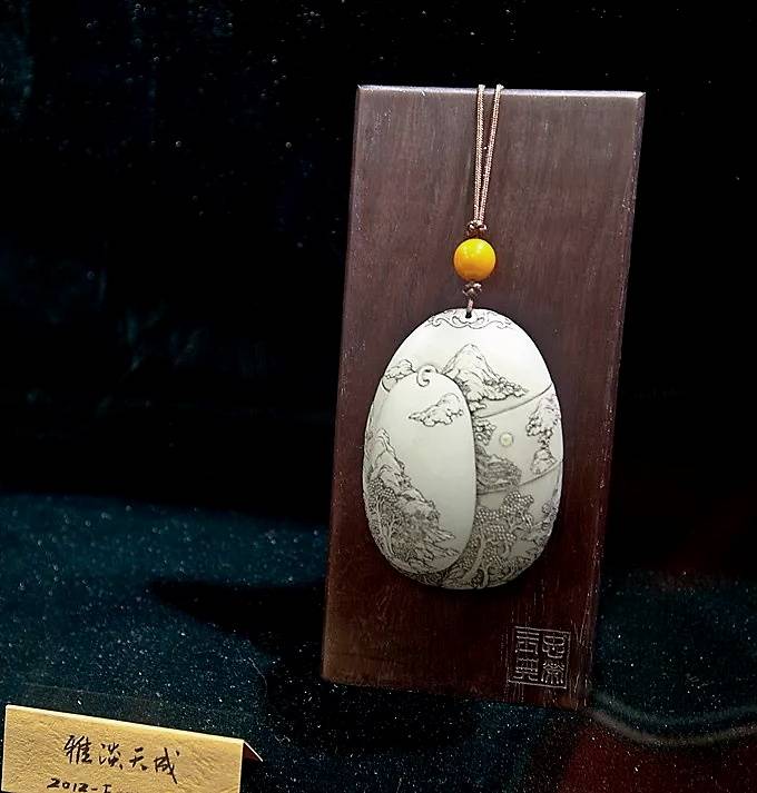 玉雕大师刘忠荣