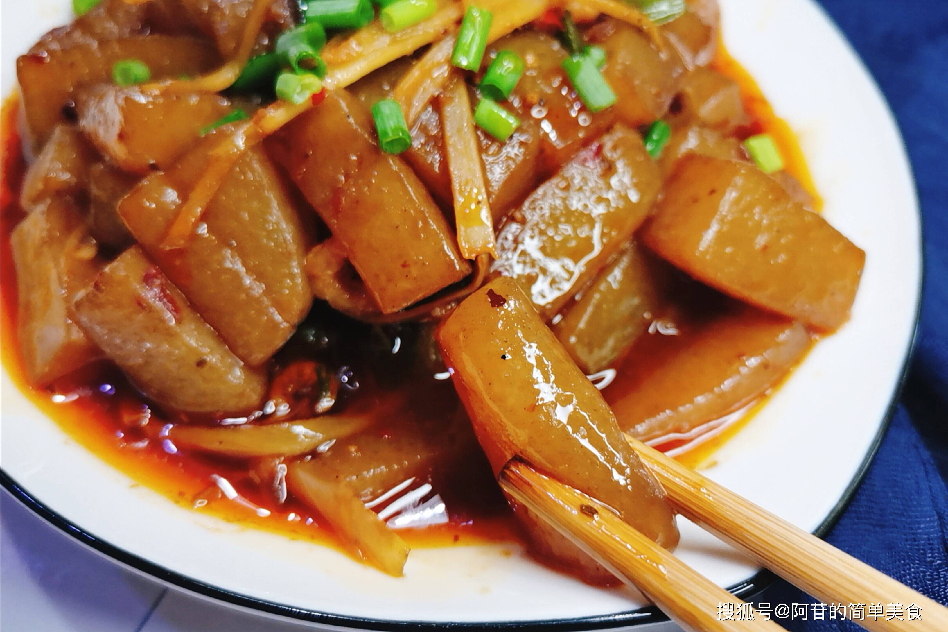 夏日应季美食:仔姜烧魔芋,暖身开胃促食欲,膳食纤维通肠道