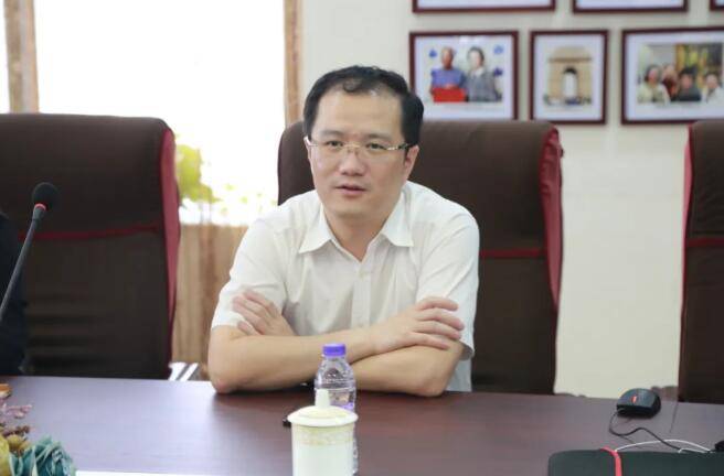 上海大学管理学院院长 镇璐