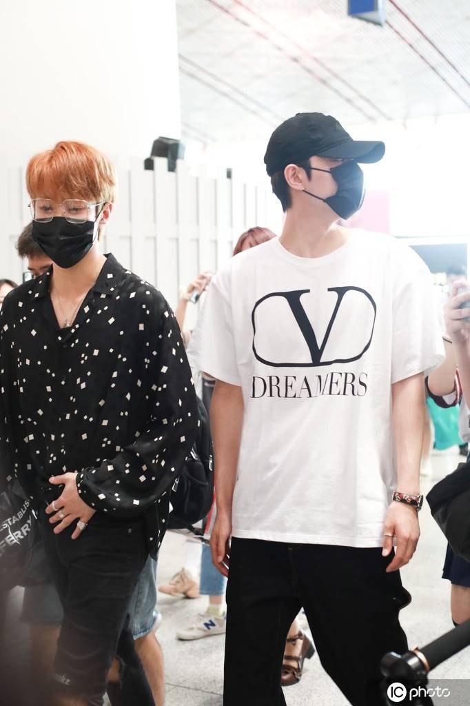 坤音三子:岳明辉,木子洋,灵超集体现身-搜狐大视野-搜狐新闻