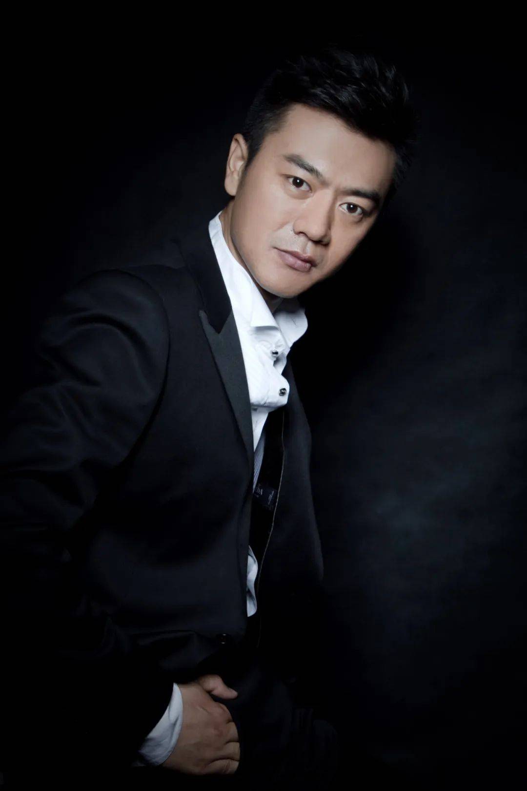 王品一新戏《石头开花》开机 上演贫困村民致富史