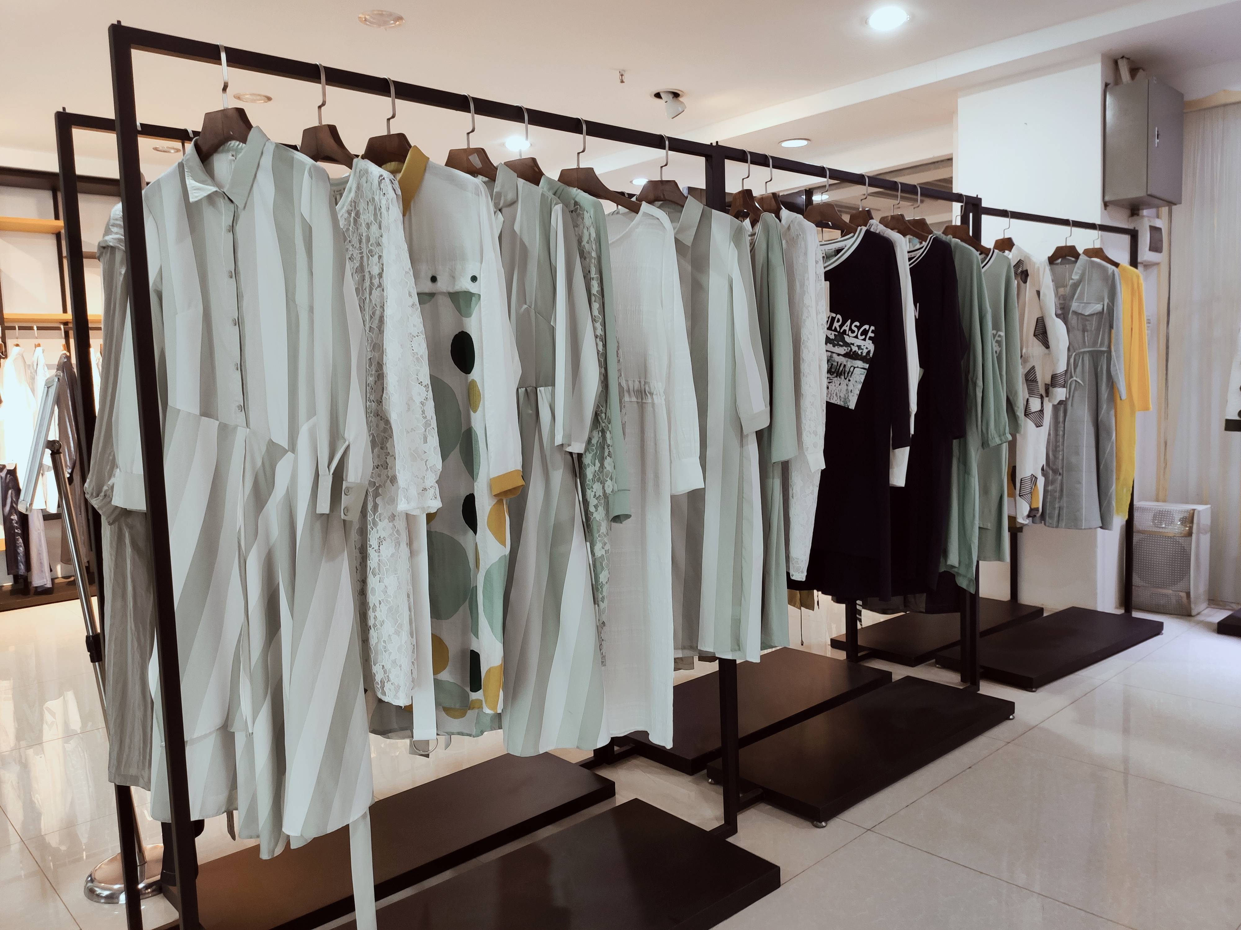 原创疫情当下,中国服装行业发展现状与趋势