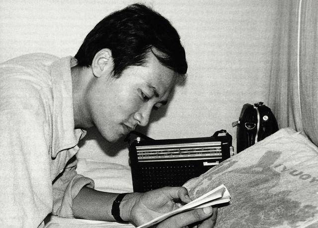 原创唐僧迟重瑞年轻照头发浓密一身腱子肉是人见人爱的型男