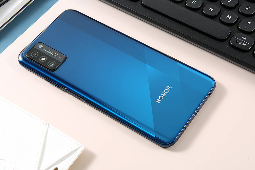 荣耀x10 max图赏:高颜值的5g大屏手机