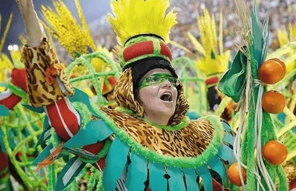 巴西人有一个风俗,很多中国游客表示接受不了,网友:太开放了