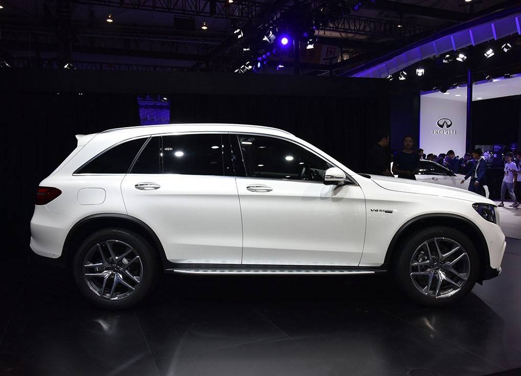 这台奔驰0差评v6发动机390马力配全时四驱仅需49秒破百