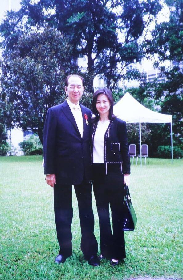 原创赌王去世后梁安琪与何超琼宫斗加速她背后的三大靠山浮出水面