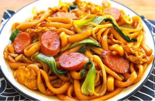 美食严选:乡镇杀猪肉,蜜汁酥皮虾,豆腐猪肉丸子,火腿炒土豆粉_食材