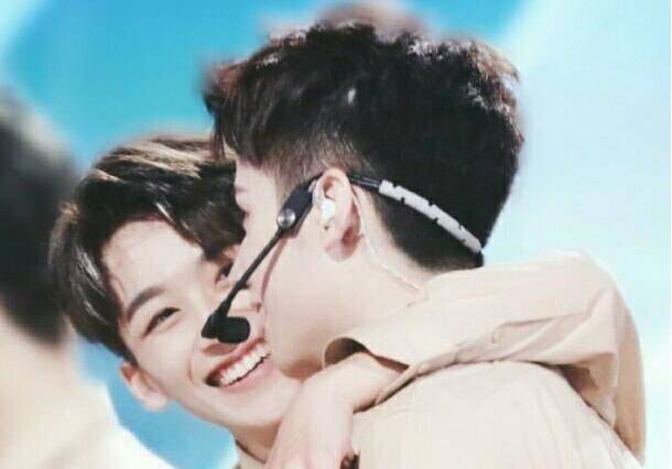 任豪何洛洛圈粉无数,周震南姚琛是青梅竹马?_组合