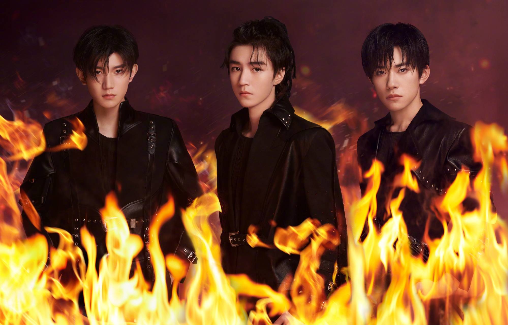 来了来了他来了tfboys日光旅行七周年演唱会即将拉开帷幕