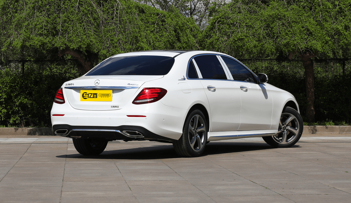 奔驰e级20款改款e260l运动型4matic特价出