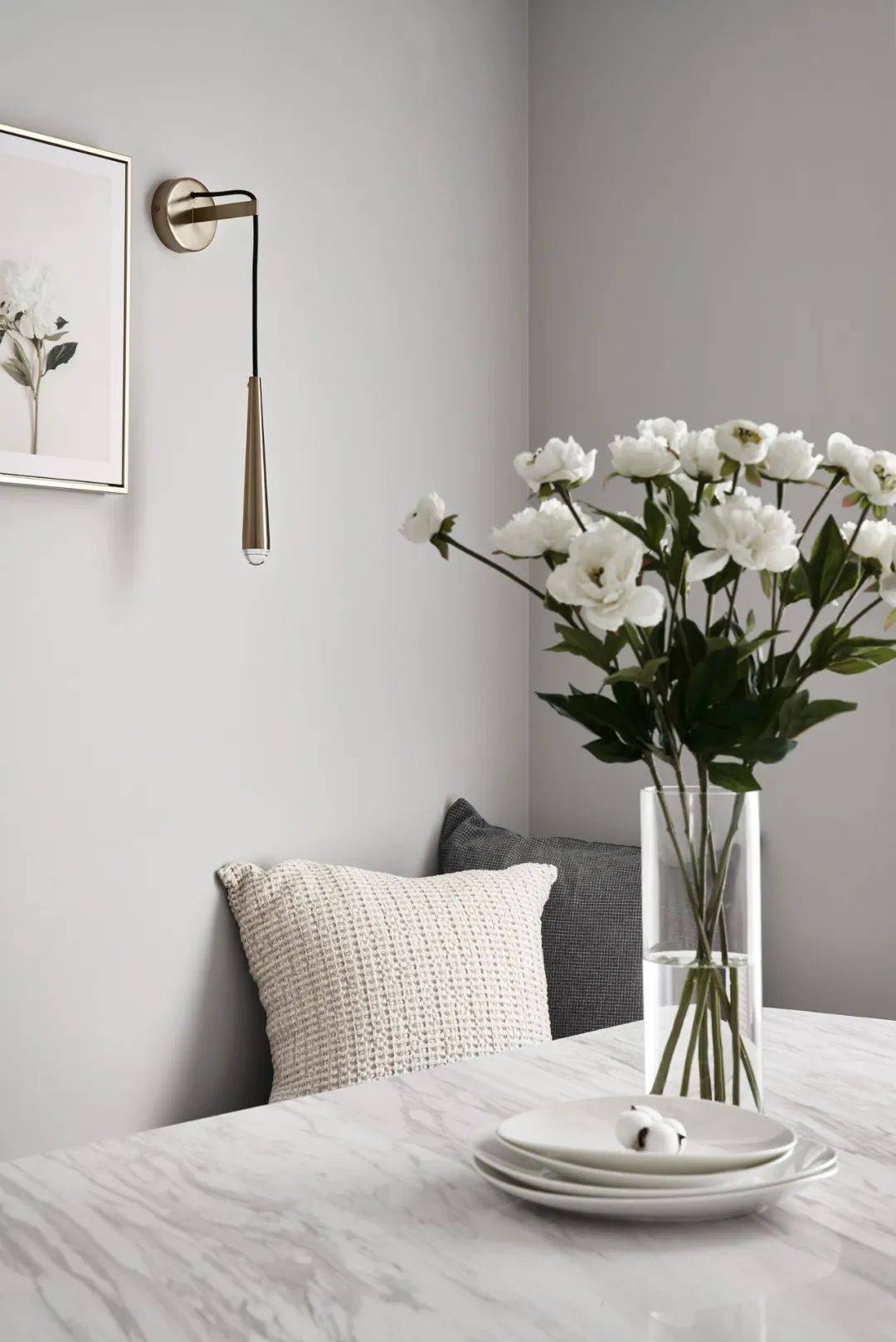 西安室内设计师张宁国:329㎡纯粹灰白调住宅,打造安静优雅的家