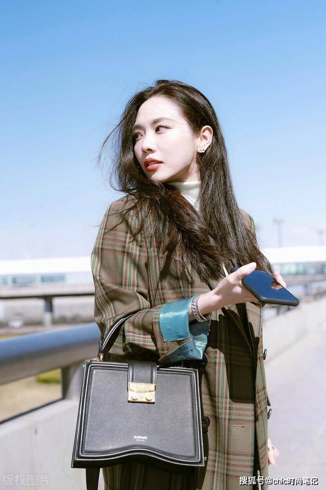 原创王霏霏,35岁高龄女团,你凭什么邪魅不老?