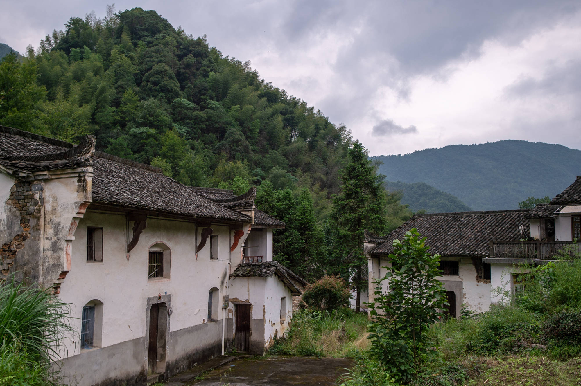 原创藏在皖南山里的古村,至今已600多年历史,景色美如"世外桃源"