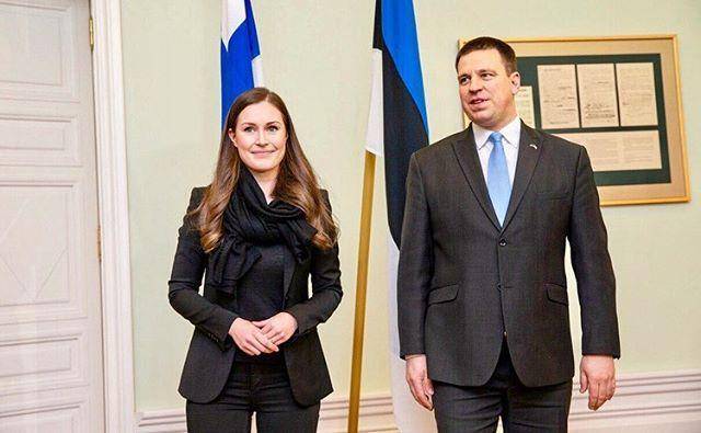 铁娘子比拼!34岁芬兰最美女总理遇默克尔,惊艳得连马克龙都偷瞄