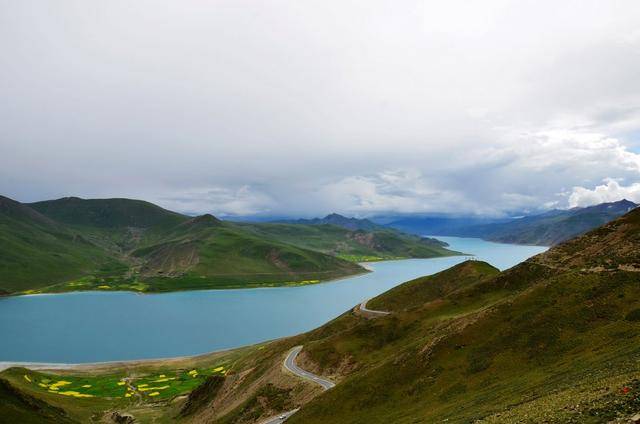 注:岗巴拉山垭口处有观景台,进入观景台需要收取门票费用,如不进入