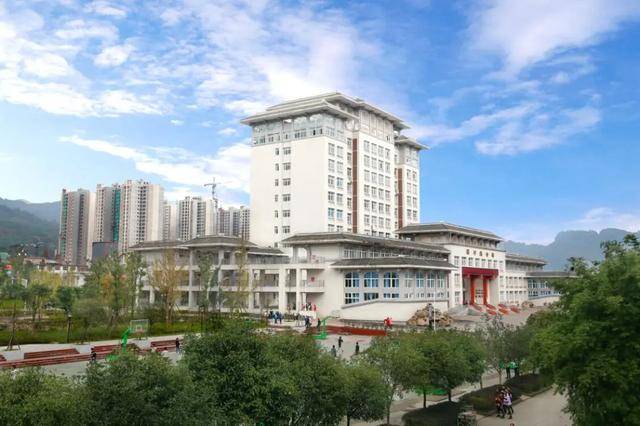 四川这所省级示范公办高校统统满足你!