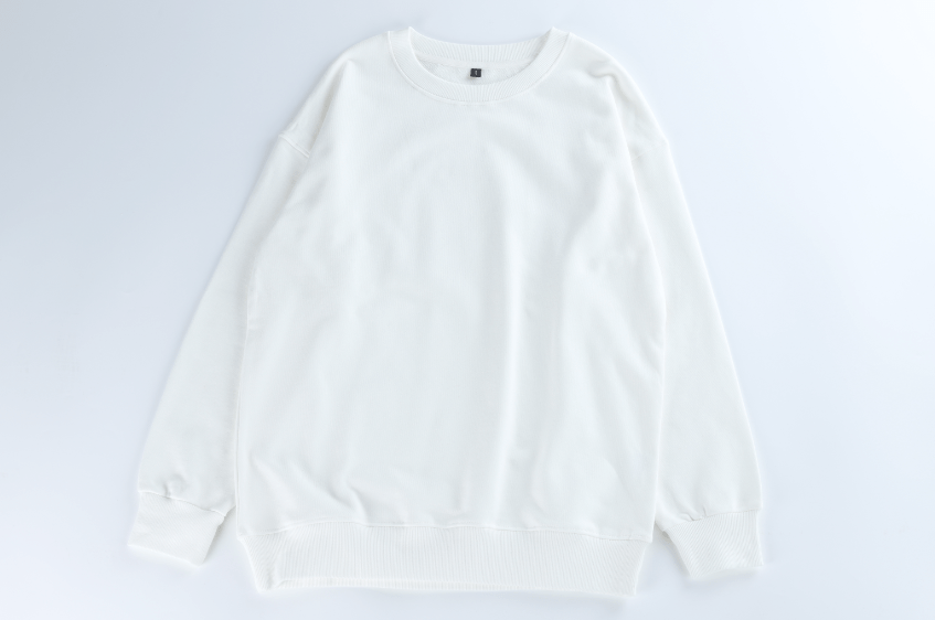 纯白卫衣也有多种版型,n 1种穿法,让卫衣不单调