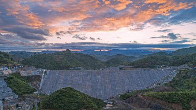 贵州平桥水库枢纽大坝主体工程完工