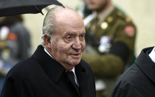 曾辉煌的西班牙前国王,现已烟消云散,丑闻缠身被迫流亡_胡安·卡洛斯