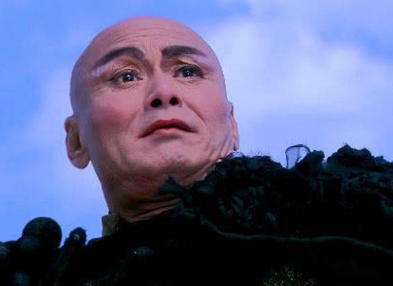 说起邪剑仙的扮演者刘家辉在那个时候可谓是一个老戏骨演员,出演了