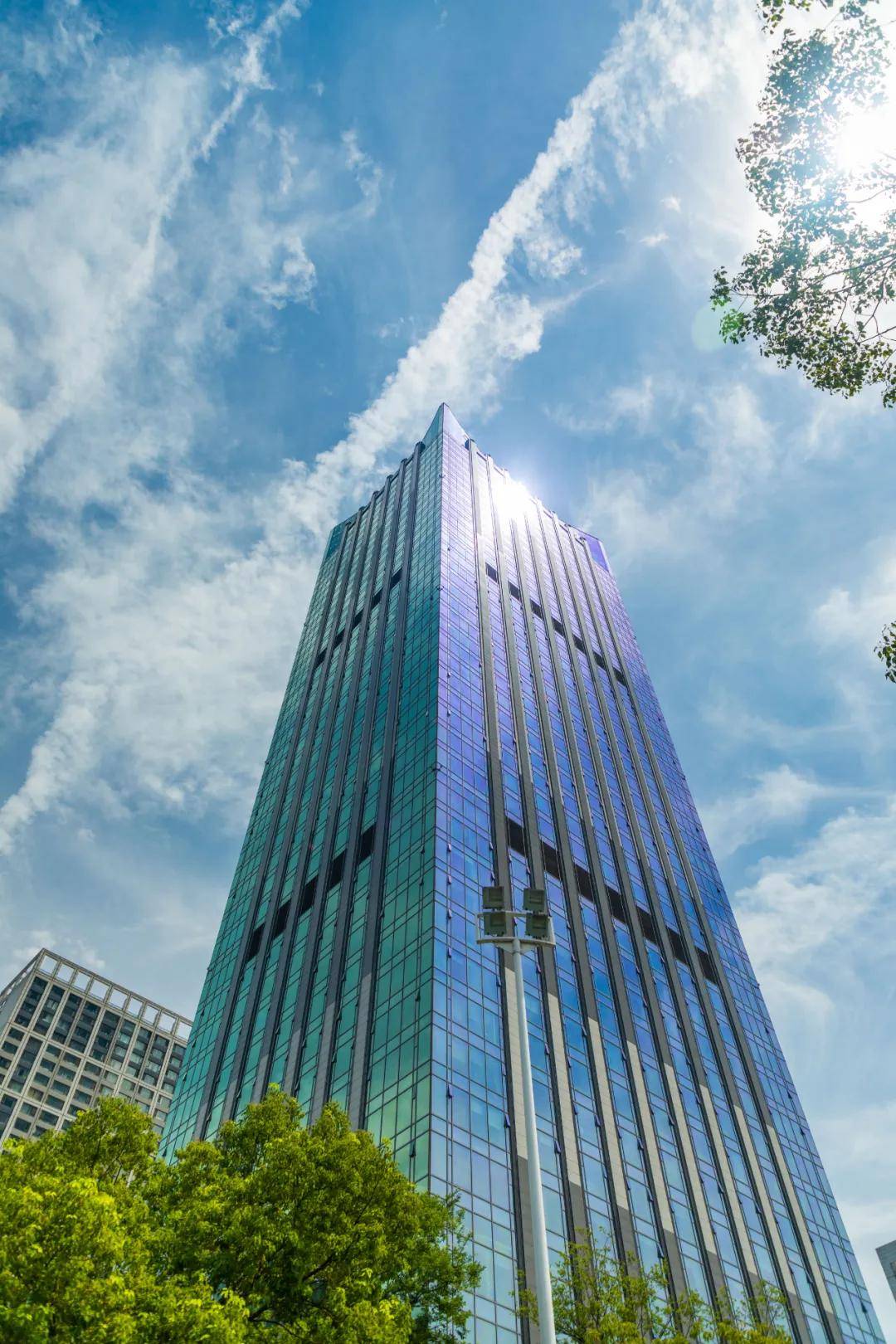 实拍:久雨逢晴,合肥热迎"霸都蓝"!