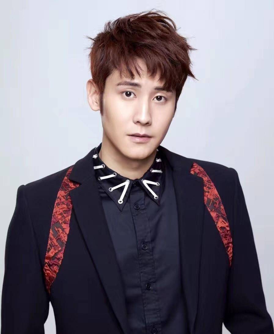 从资料显示,马骙10岁的时候便开始接触游泳训练,马骙成为了中国国家