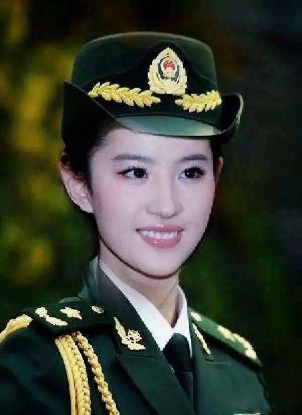 女星軍裝造型盤點楊冪佟麗婭英氣張馨予楊紫清爽熱巴陽光