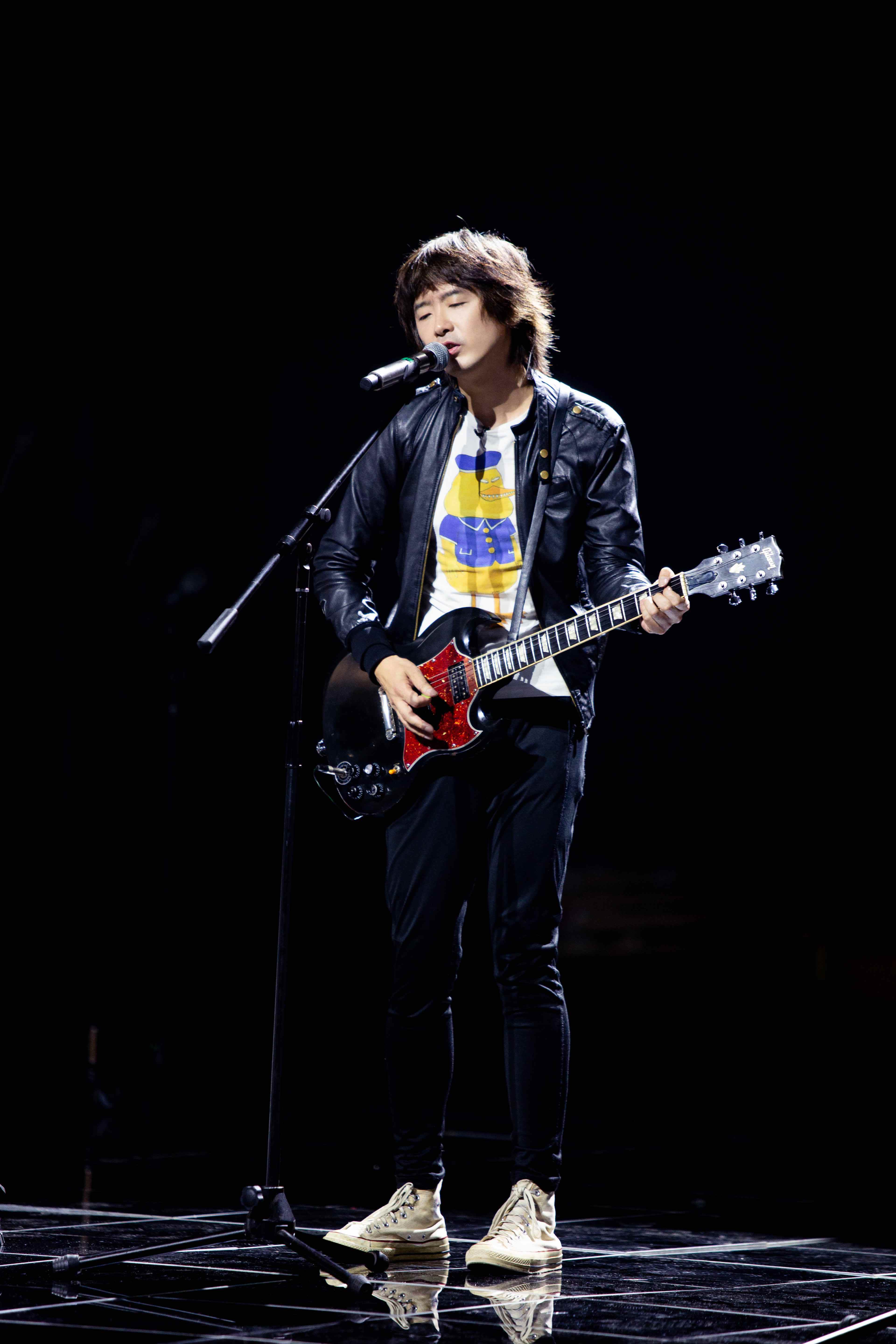 新裤子亮相"乘风破浪的姐姐" 摇滚与女团首破次元壁_彭磊