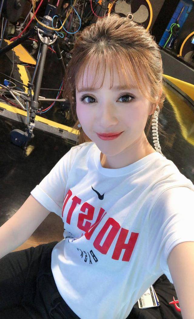 她是毕业名校的nba美女主播事业巅峰结婚隐退放弃一姐争夺